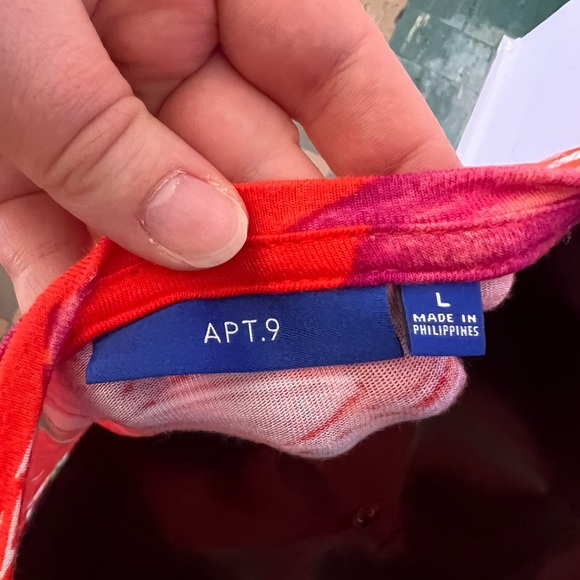 Apt. 9 shortsleeved floral top - Picture 3 of 5